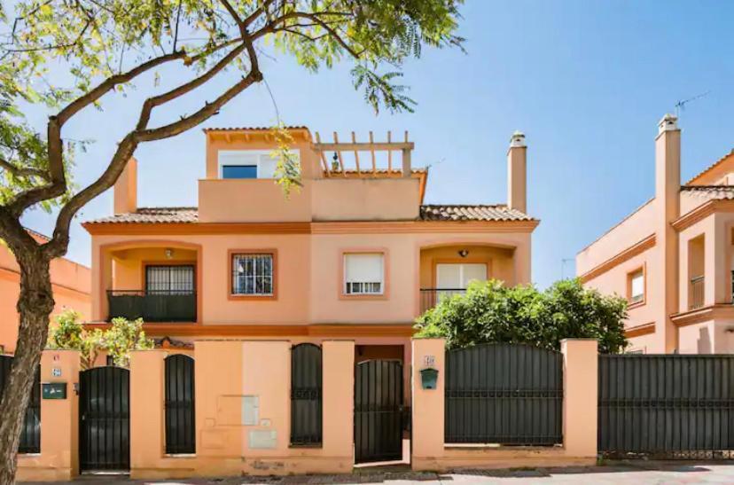 Апартаменты 2 La Casa De Marilo Томарес Экстерьер фото